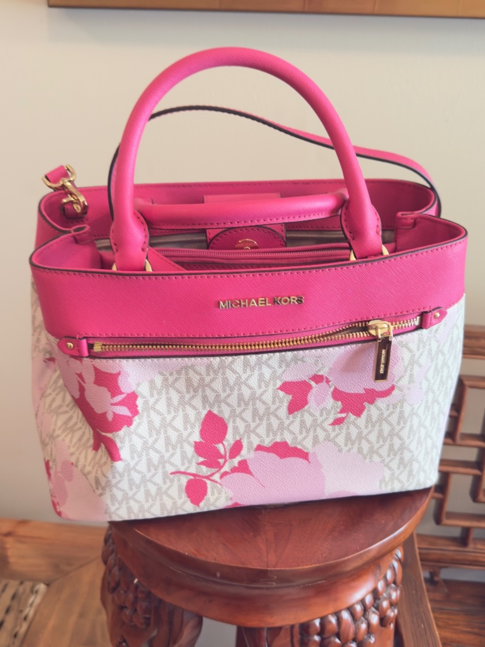 Michael Kors beautiful Pink purse/bag with handles & crossbody strap  Make offer